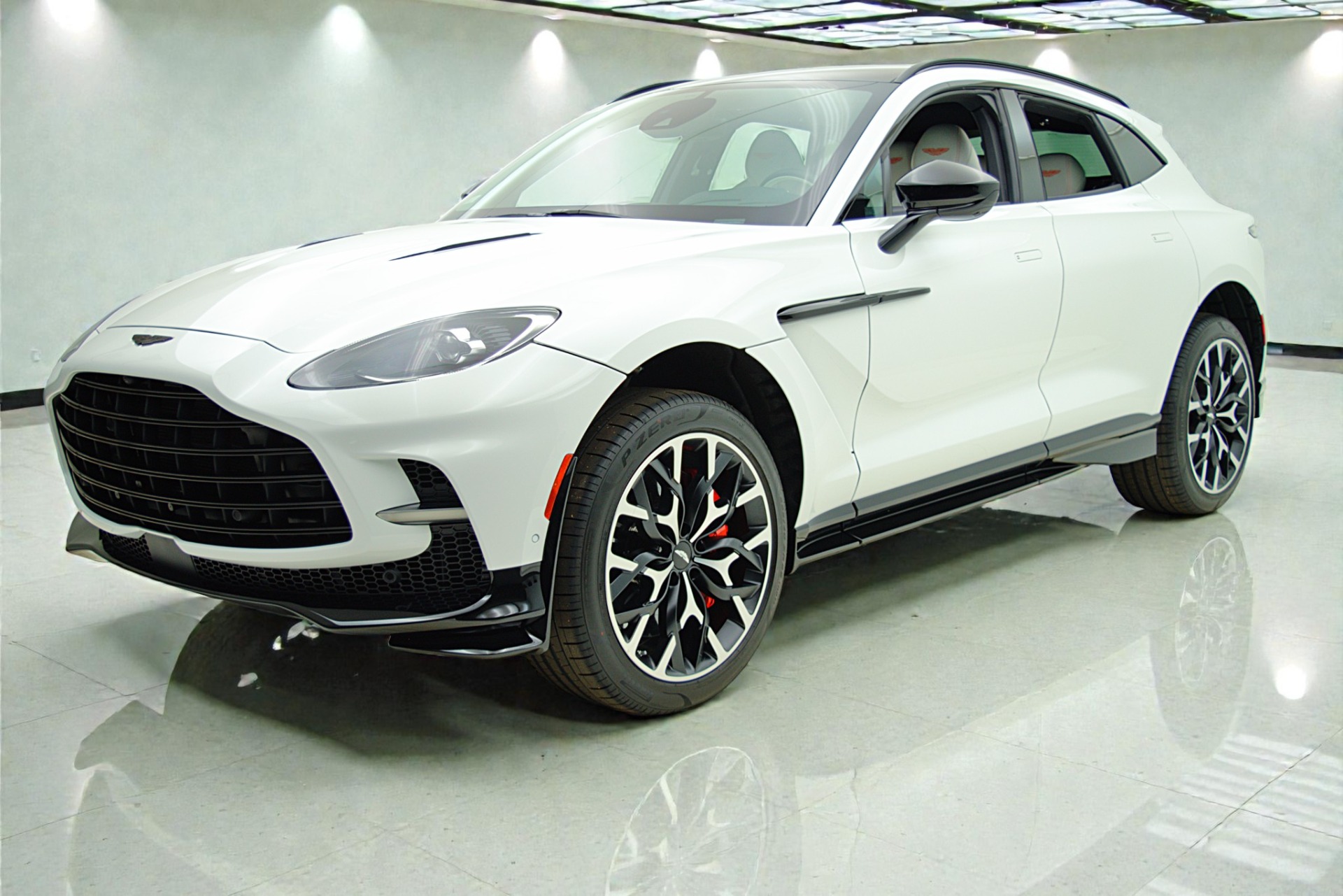 aston martin dbx 2023 SD7VUJBW4PTV06991 image aston martin dbx 2023 SD7VUJBW4PTV06991 image